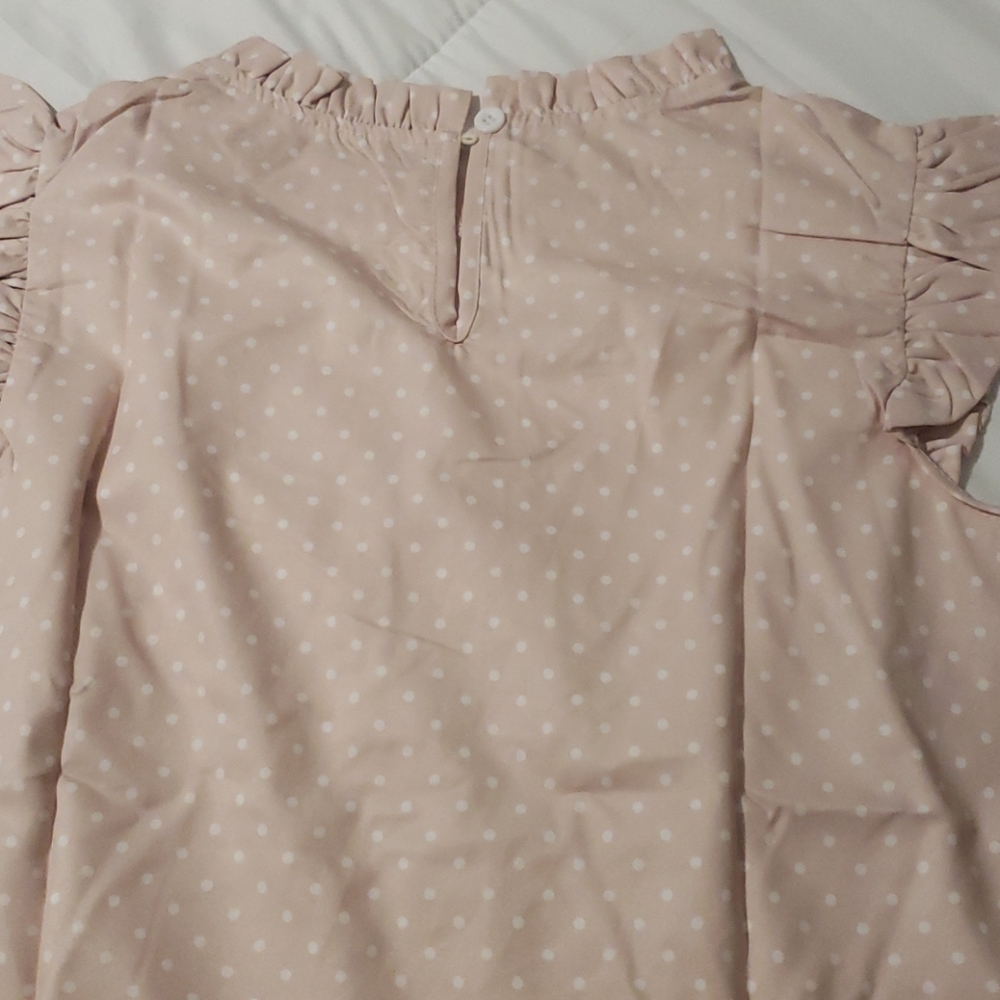 ♥️New Boutique polka dot ruffle top - Picture 7 of 7